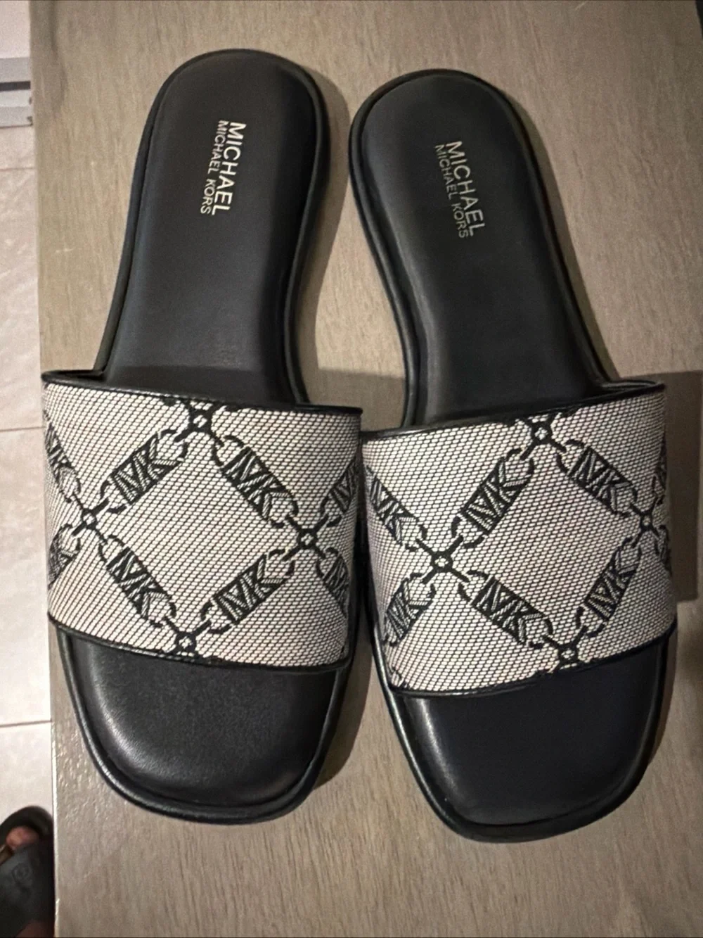 Michael Kors Hayworth Slide Natural/Black 7.5 M